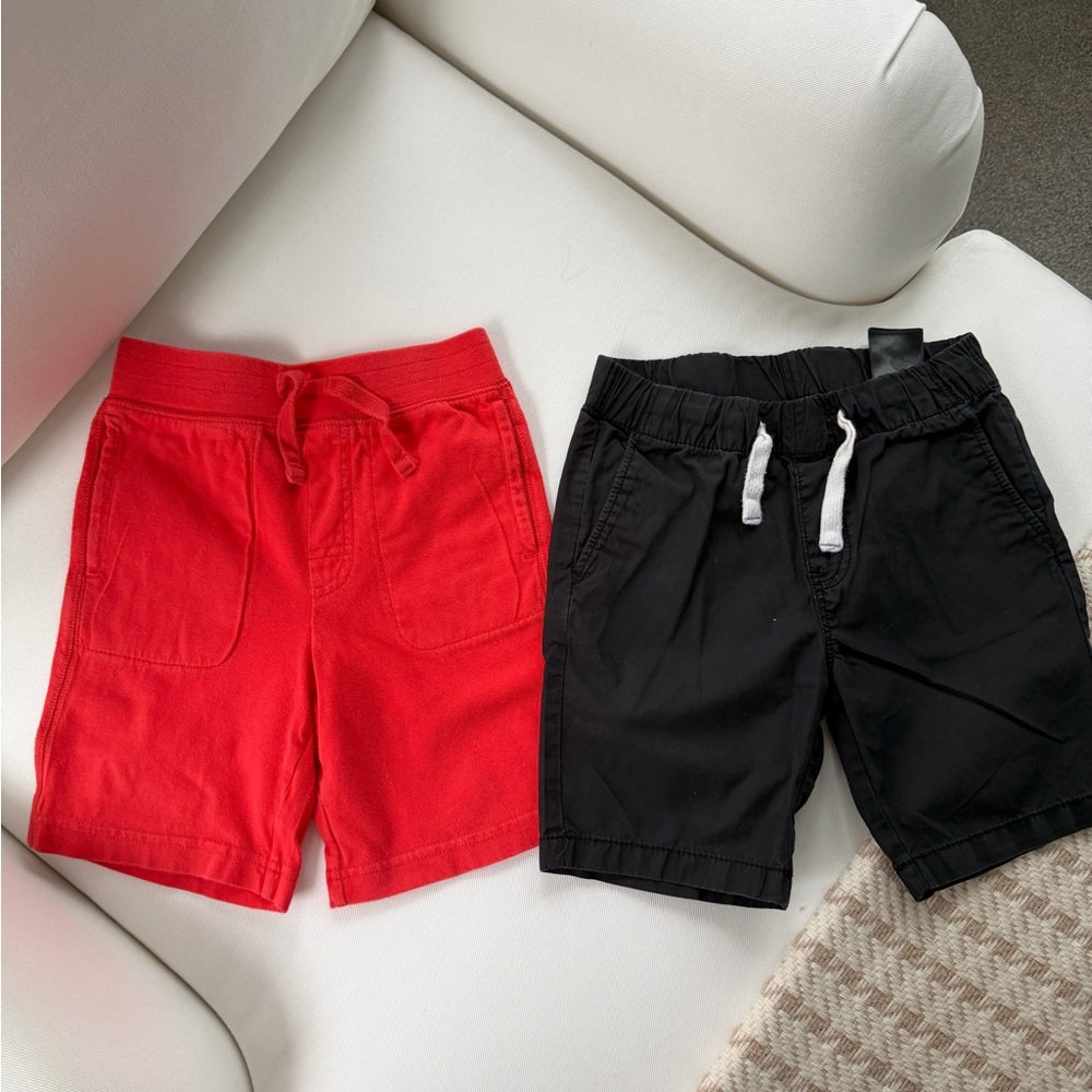 GAP Red and HM black shorts